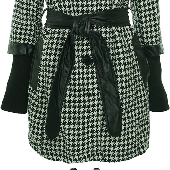 Black & White Coat - Picture 2 of 11